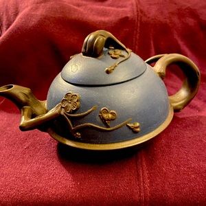 Vintage Chinese teapot!!